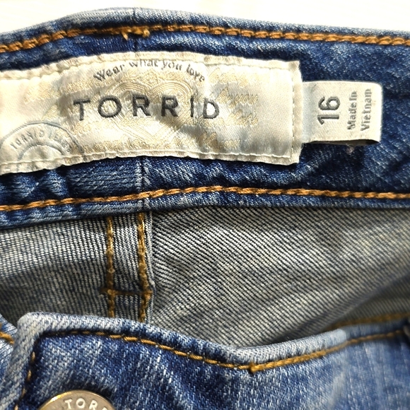 Torrid Boyfriend Jeans - Picture 2 of 4